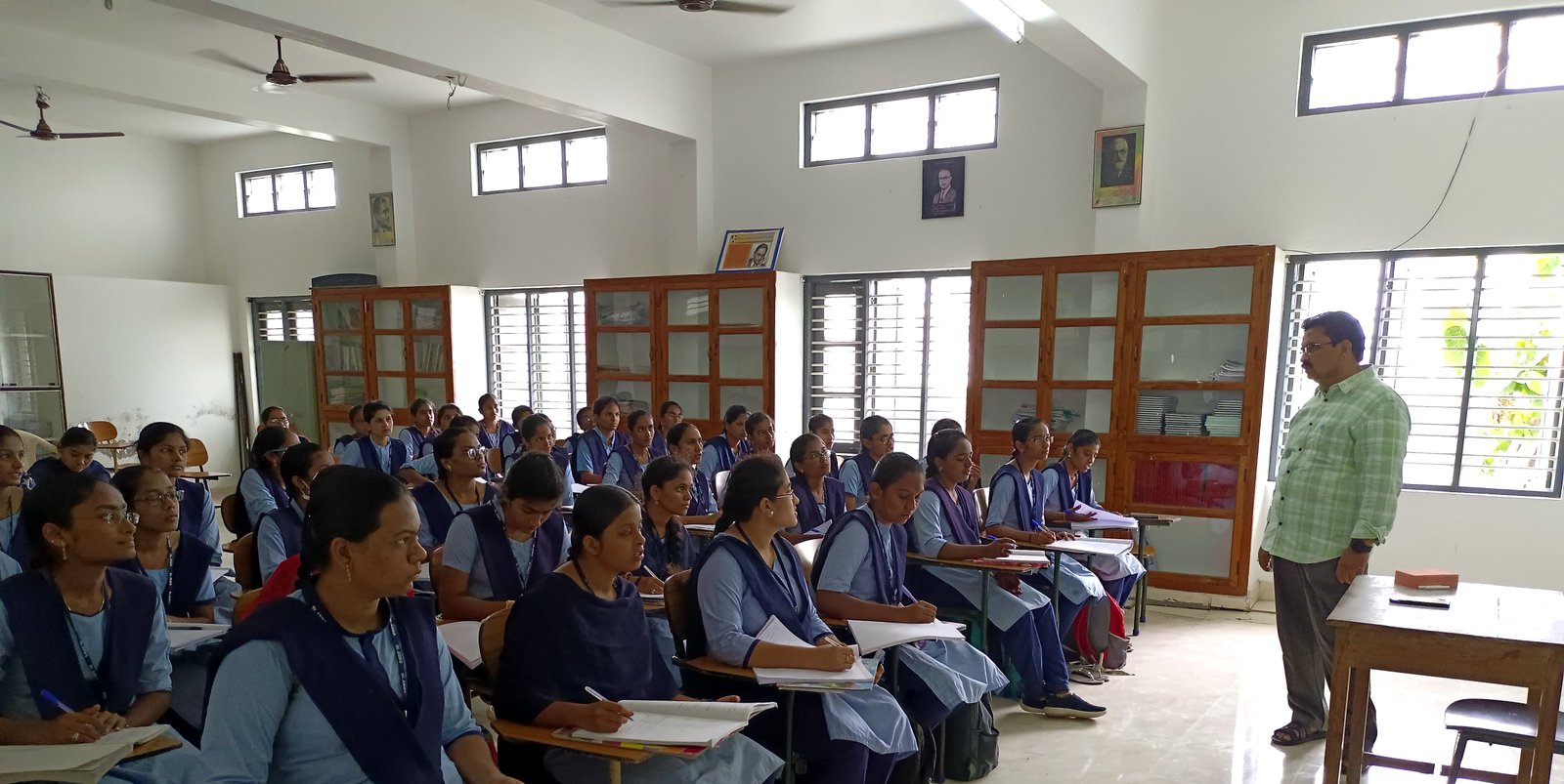 Modern Classrooms & Seminars view 2