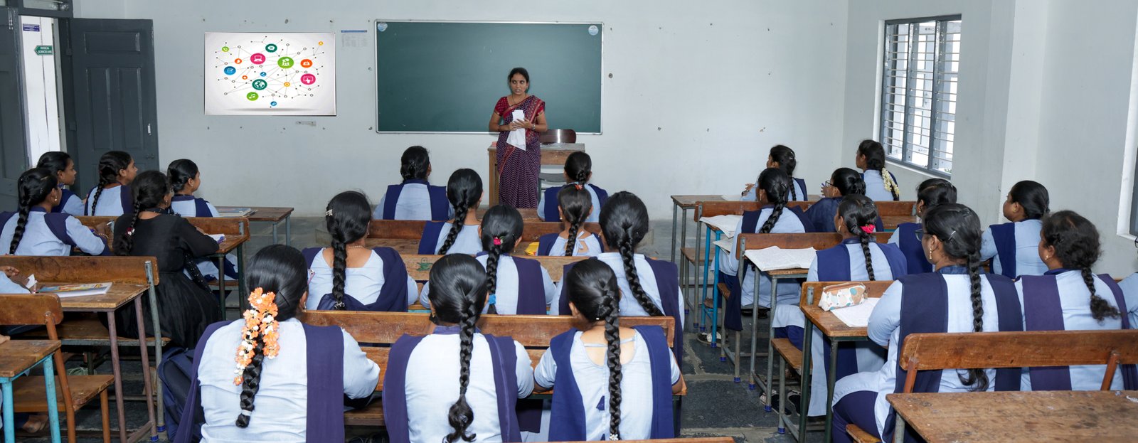 Modern Classrooms & Seminars view 8