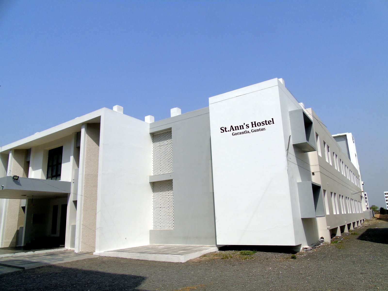 Safe & Modern Hostel Residence view 2